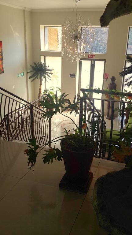 Palm Valley Inn And Day Spa Hartbeespoort Dış mekan fotoğraf