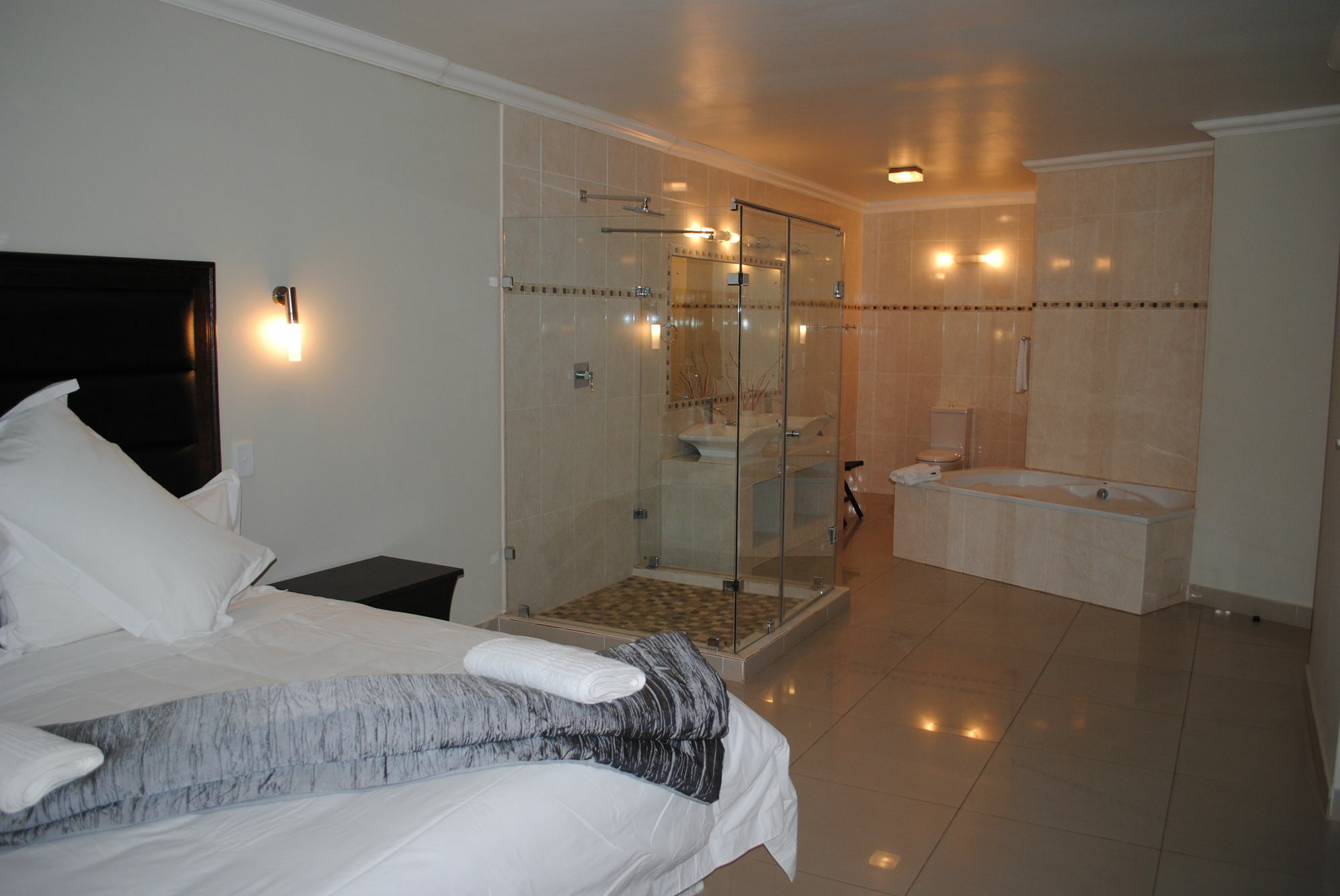 Palm Valley Inn And Day Spa Hartbeespoort Dış mekan fotoğraf