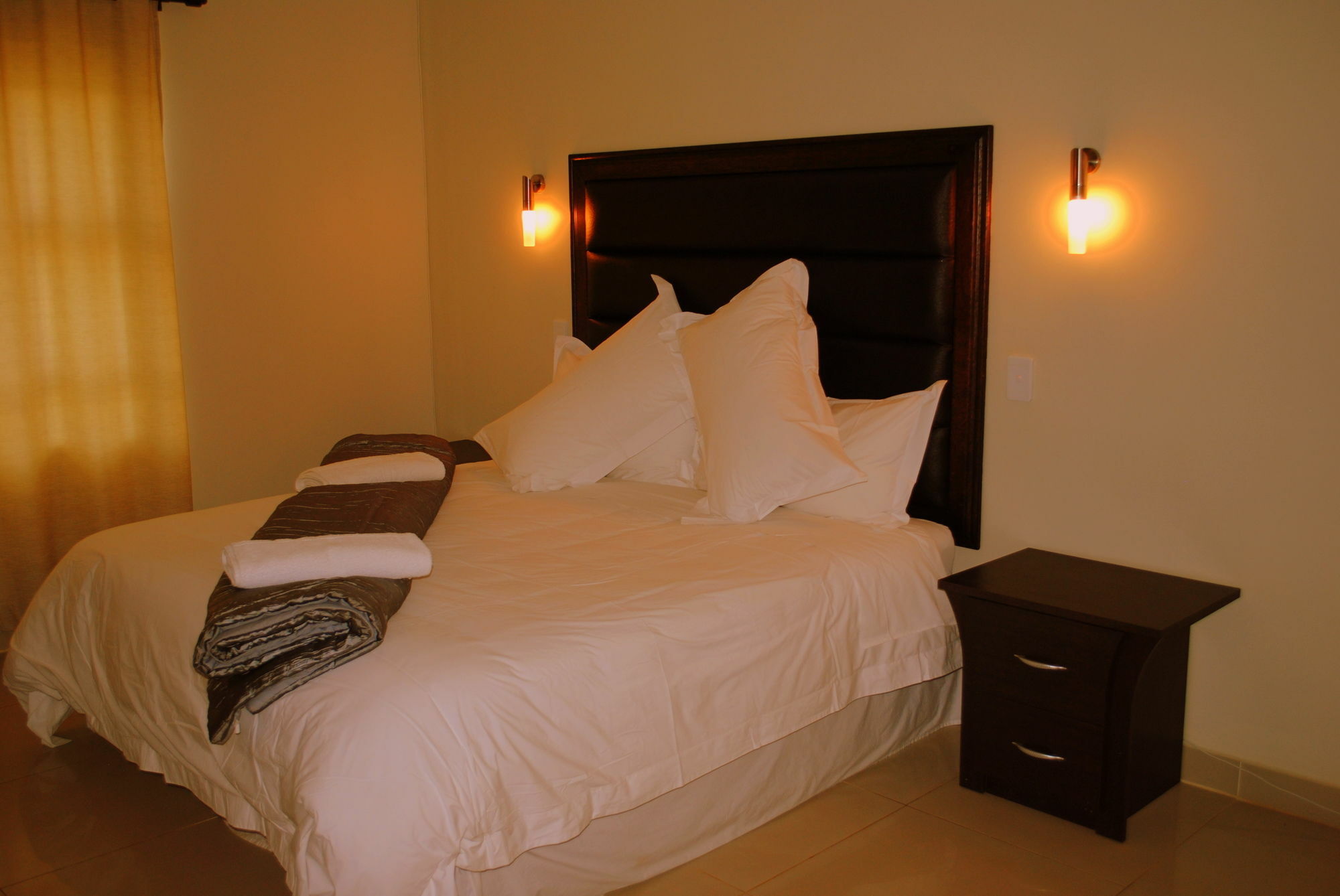 Palm Valley Inn And Day Spa Hartbeespoort Dış mekan fotoğraf
